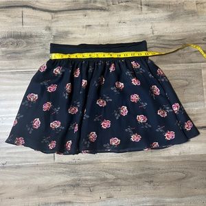 Forever 21 floral mini skirt | size M